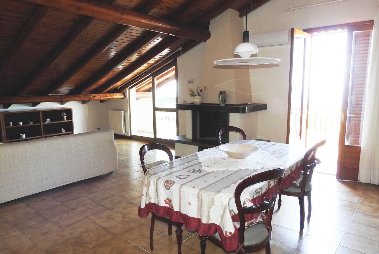 Appartement Mansarda Sul Mare Dei Ciclopi à Aci Trezza Extérieur photo