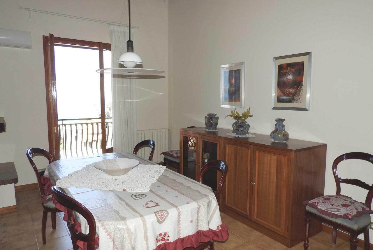 Appartement Mansarda Sul Mare Dei Ciclopi à Aci Trezza Extérieur photo