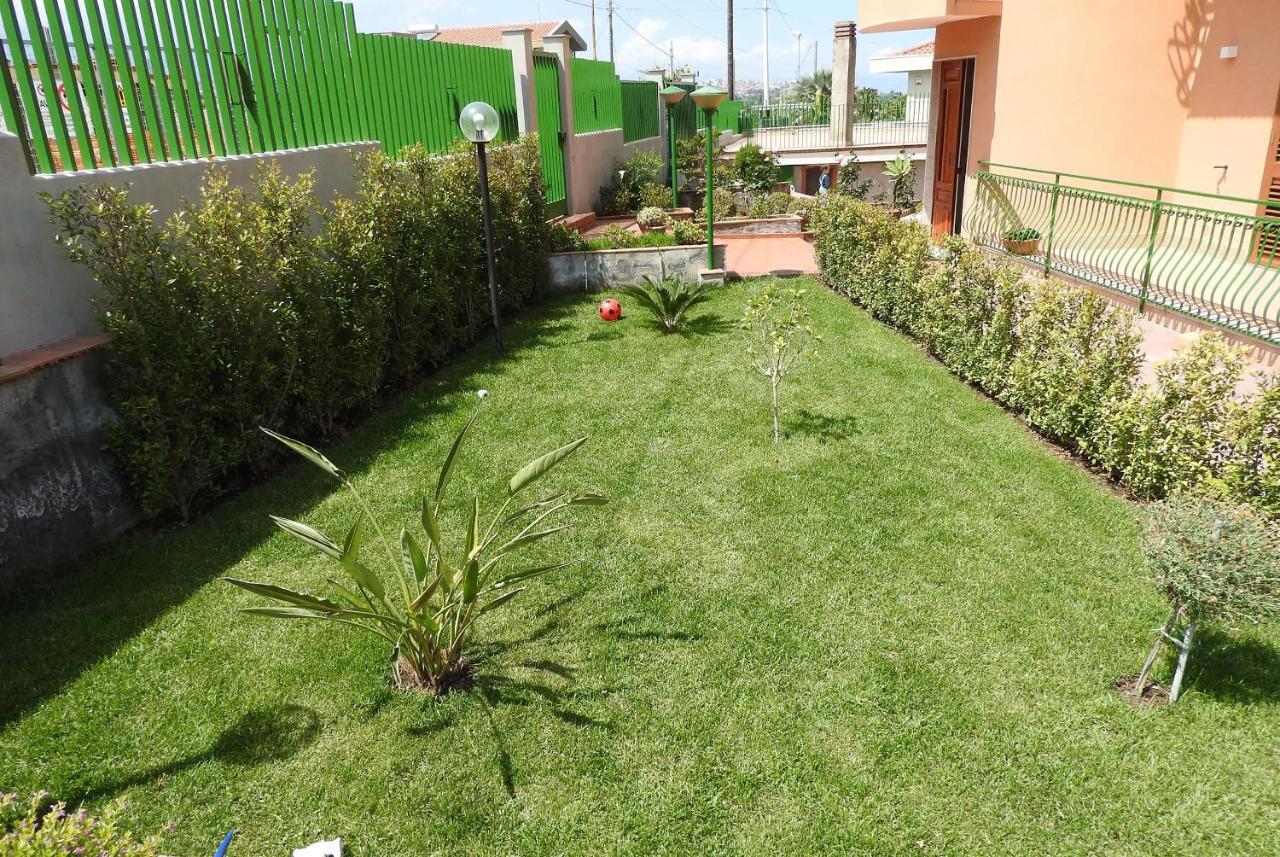 Appartement Mansarda Sul Mare Dei Ciclopi à Aci Trezza Extérieur photo