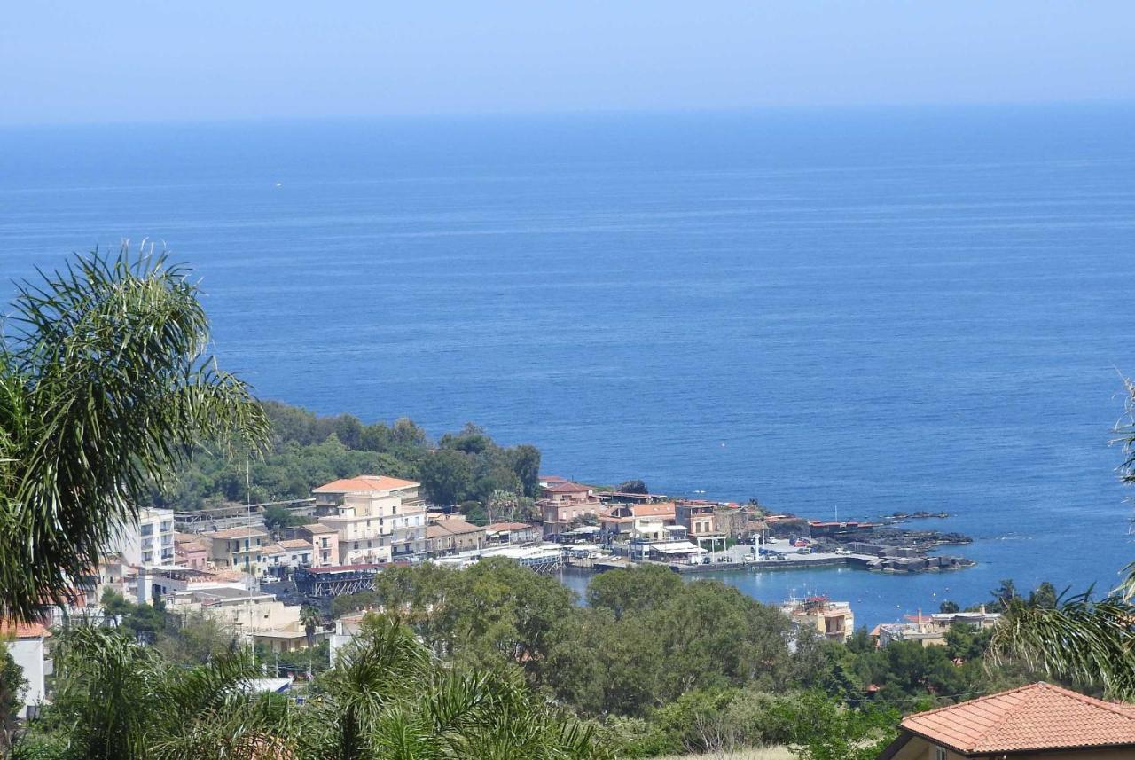 Appartement Mansarda Sul Mare Dei Ciclopi à Aci Trezza Extérieur photo