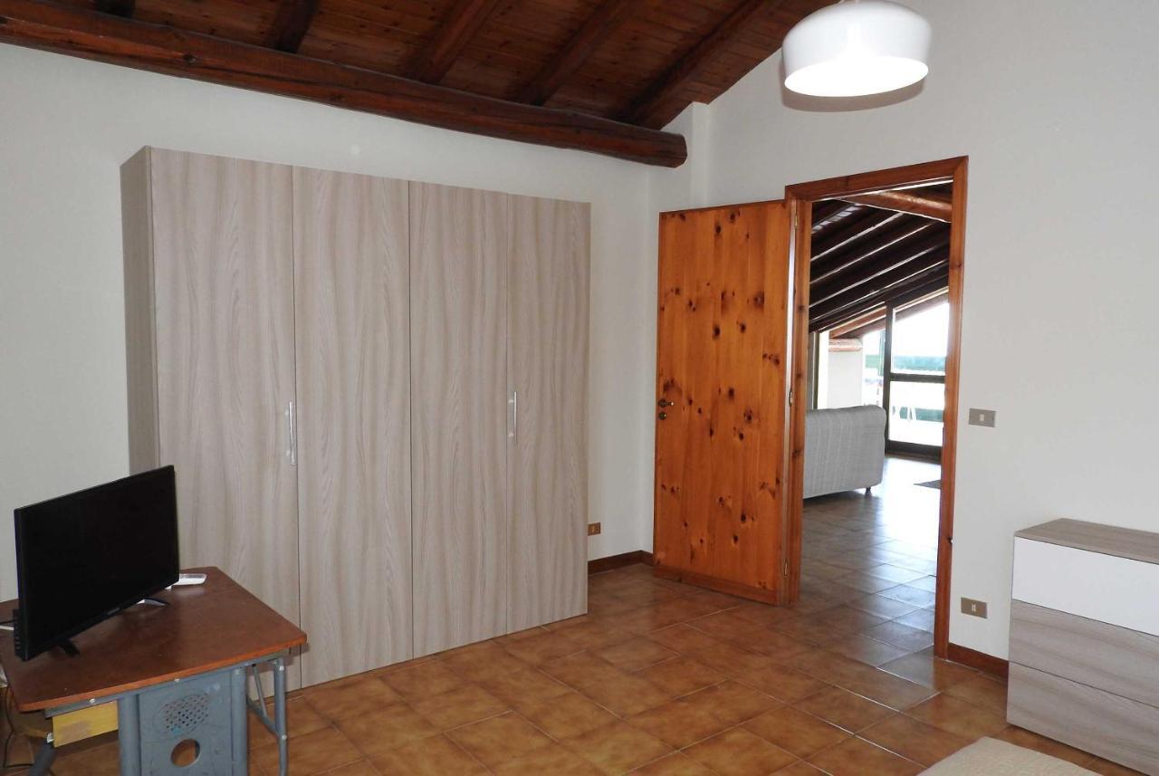 Appartement Mansarda Sul Mare Dei Ciclopi à Aci Trezza Extérieur photo