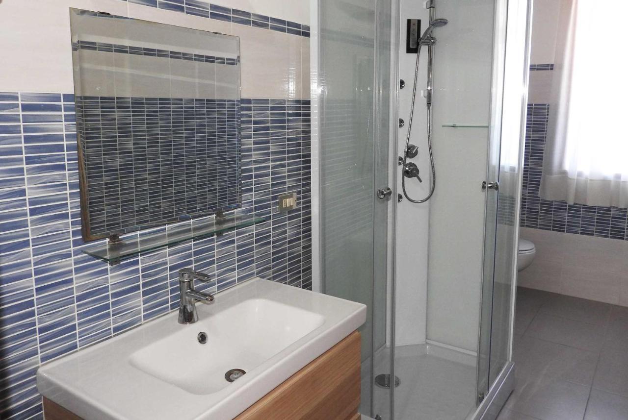 Appartement Mansarda Sul Mare Dei Ciclopi à Aci Trezza Extérieur photo
