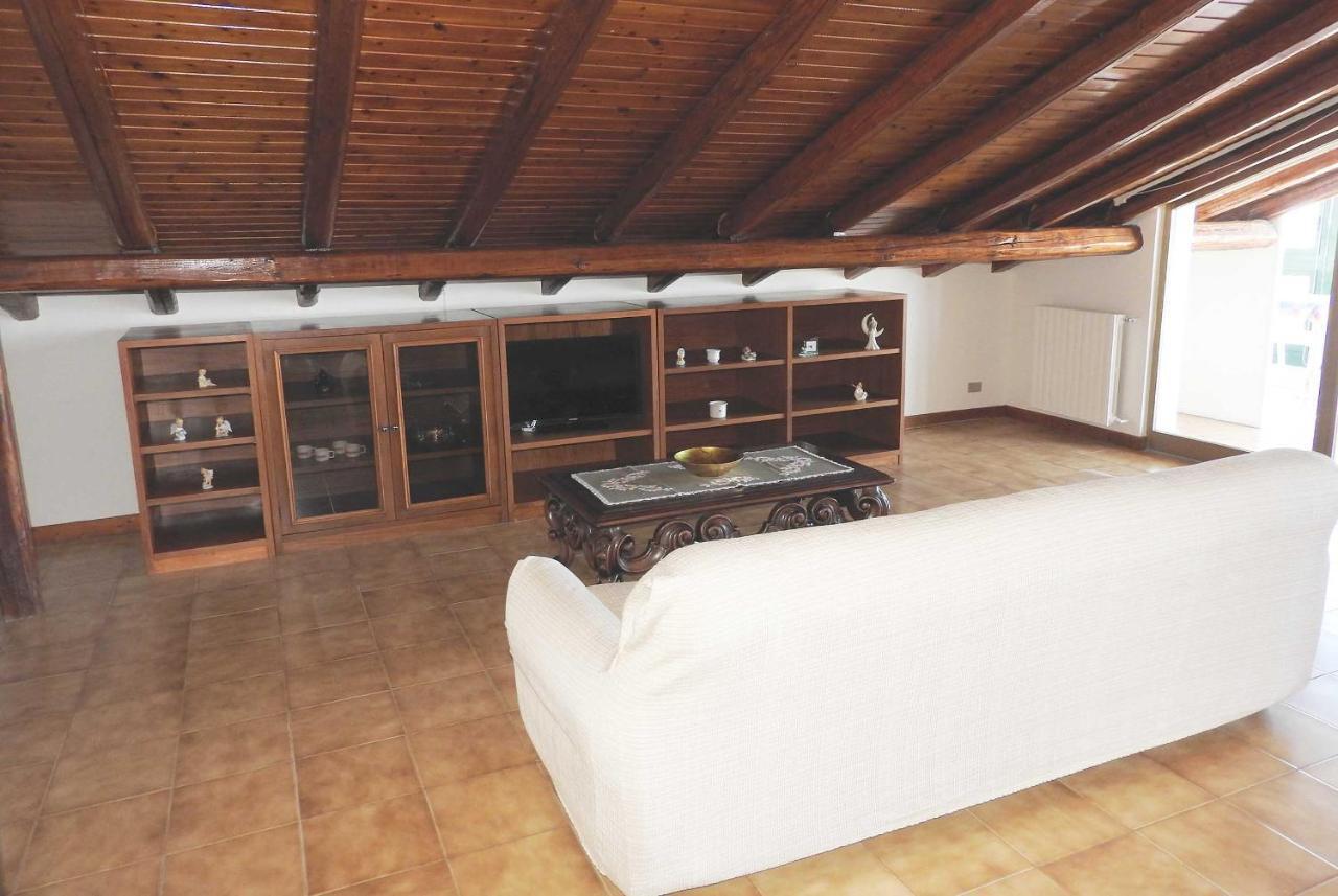 Appartement Mansarda Sul Mare Dei Ciclopi à Aci Trezza Extérieur photo